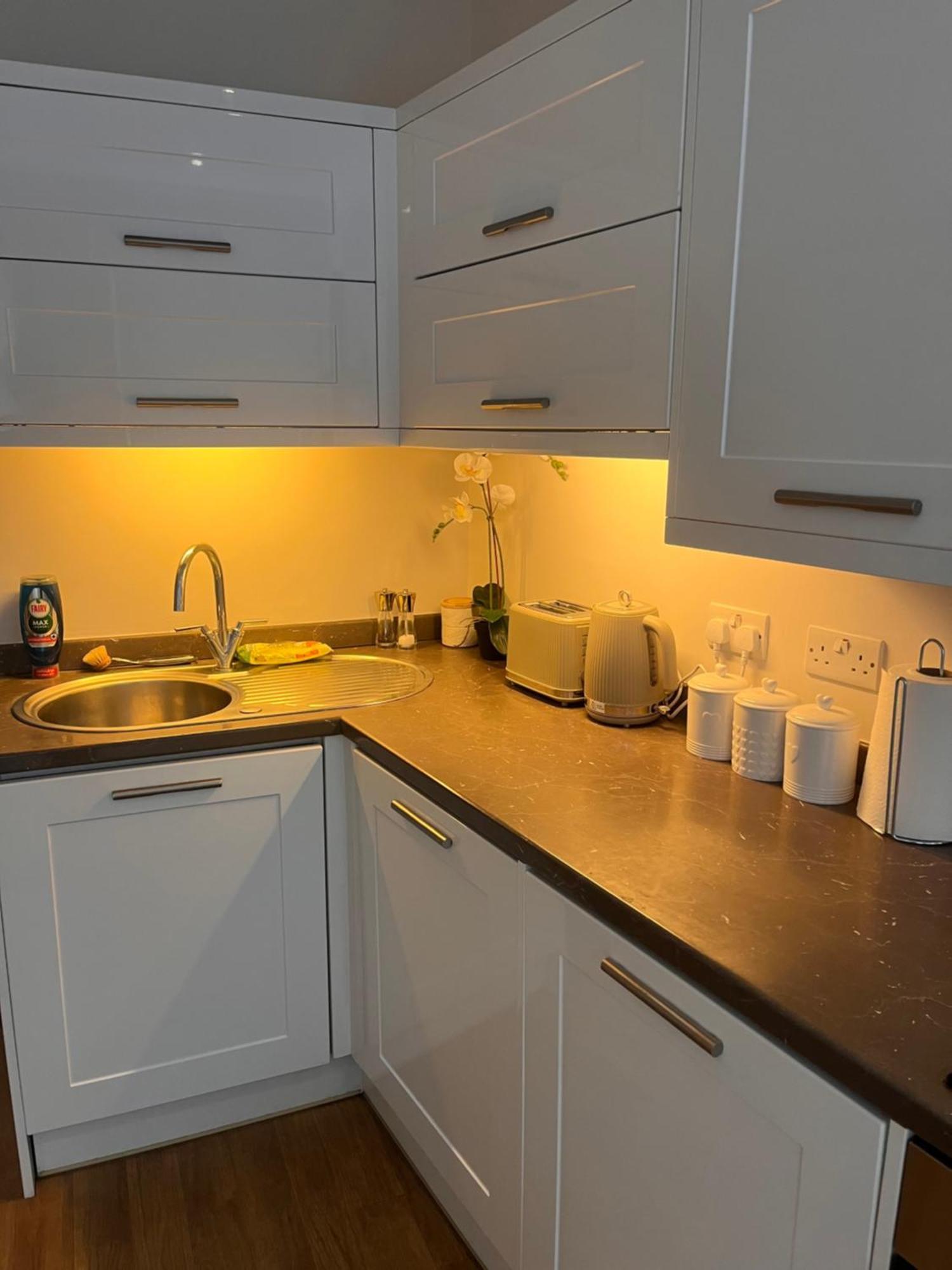 Central Private 1 Bed Flat ريدينج المظهر الخارجي الصورة