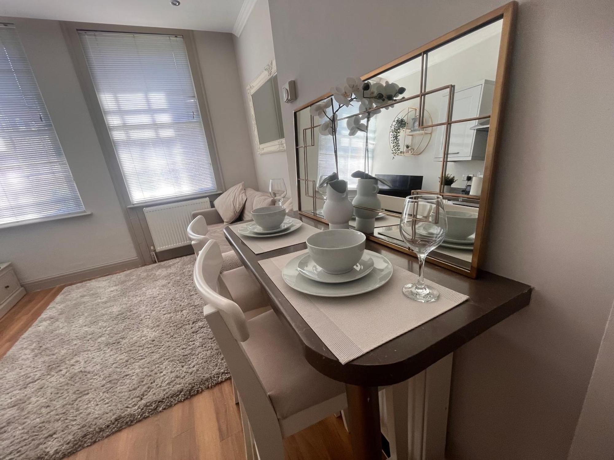 Central Private 1 Bed Flat ريدينج المظهر الخارجي الصورة